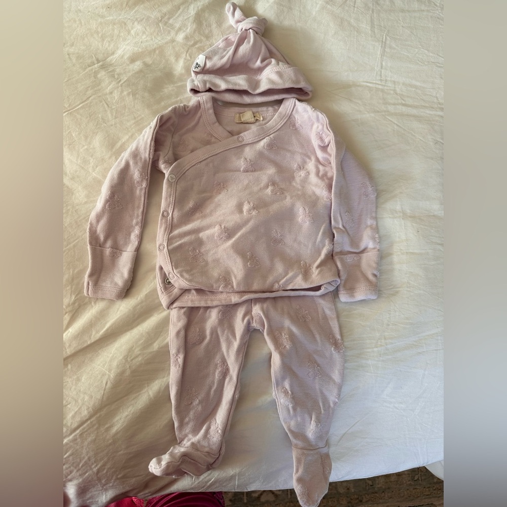 Lilac coming home outfit